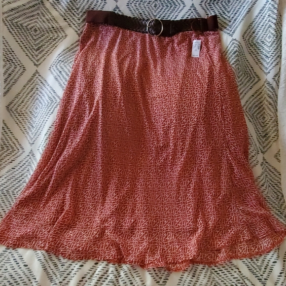 Red and white belted skirt🎉🎉HP🎉🎉 - Picture 2 of 5